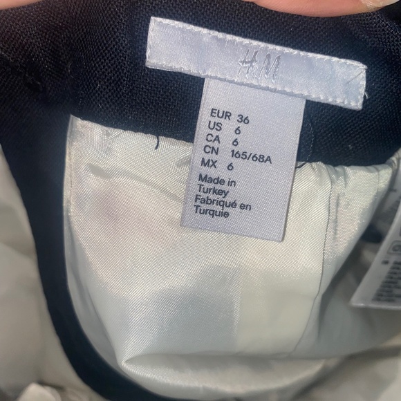 H&M Black & White Asymmetrical Wrap Skirt - Women's Size 6 - Picture 6 of 6